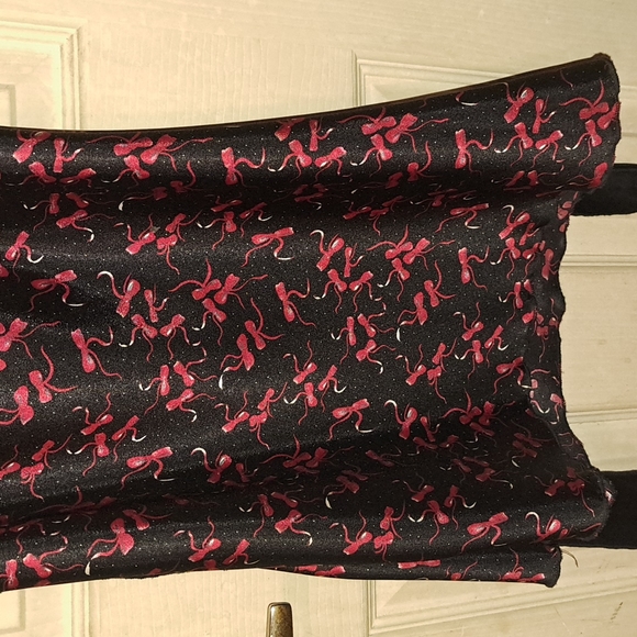 Ladies strappy black&red satin top w/ red bows. Ties in the back, size Med. - Picture 3 of 8